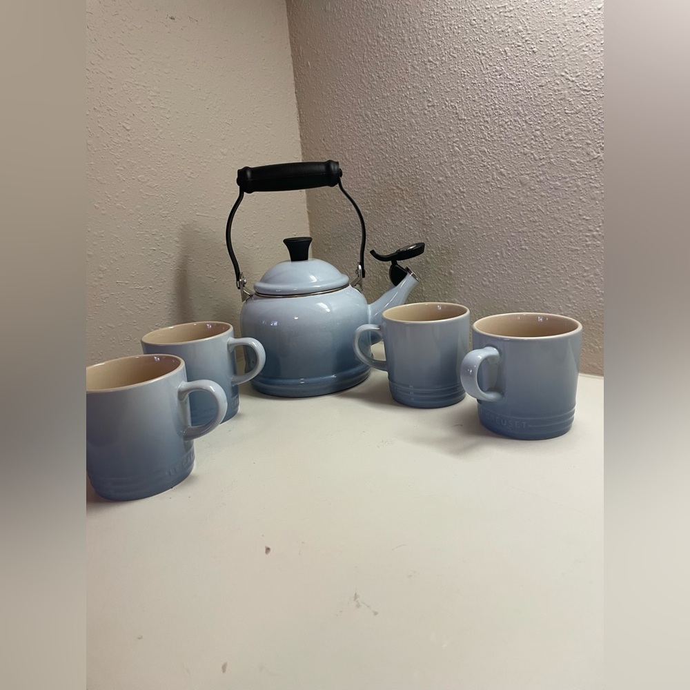 Le Creuset Light Blue Teapot and Mug Set